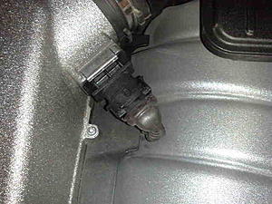 One air flow sensor facing the other way(why)?-05192011144.jpg