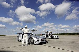 Driving the SLS GT3 - in-car video and telemetry-1024_11c973_017.jpg