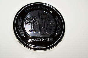 c63 Hood Emblem-pict5072.jpg