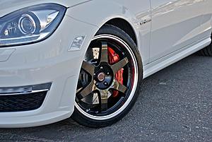 My new wheels: Volk TE37 Tokyo Time Attacks!-frontwheel1.jpg