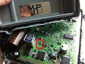 -mhp-me9.7-c63-damaged-ecu-circuit-board-broken-component-mhp-label-under-ecu.jpg