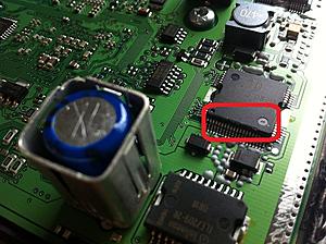 -mhp-me9.7-c63-damaged-ecu-circuit-board-component-scratched-1.jpg