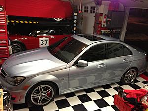 Touched up the garage awaiting my c63-summer-rims-6-.jpg