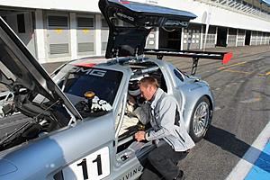 I am lucky guy...convinced my wife to drive SLS GT3-971999_593636693988115_603321886_n.jpg