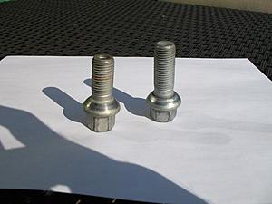 C63 factory lug bolt size and length-c63lugbolts.jpg