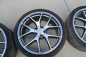 For Sale: C63 507 Wheels-front-right.jpg
