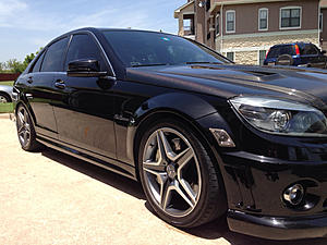Looking at a c63 with a carbon fiber hood?-image-1638814068.jpg
