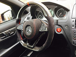 Huge Selection of C63 Carbon Fiber Steering Wheels-photo-1.jpg