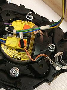 Steering wheel airbag - what is this wire?-aneznhu.jpg