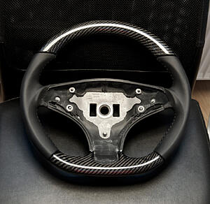 FS: Carbon Fibre Steering Wheel for 08-11 C63 AMG with CF Paddles-mjsflut.jpg