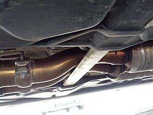 Center brace interfering with exhaust-525kol.jpg