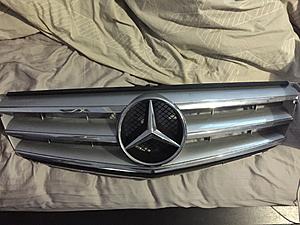 W204 OEM Sport Grille For Sale-img_4593.jpg