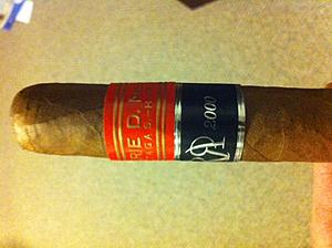 Any smokers?-partagas-d4-reserva.jpg