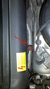 Exterior Engine Hose Broken-2010-10-11_21-cl500-1.jpg