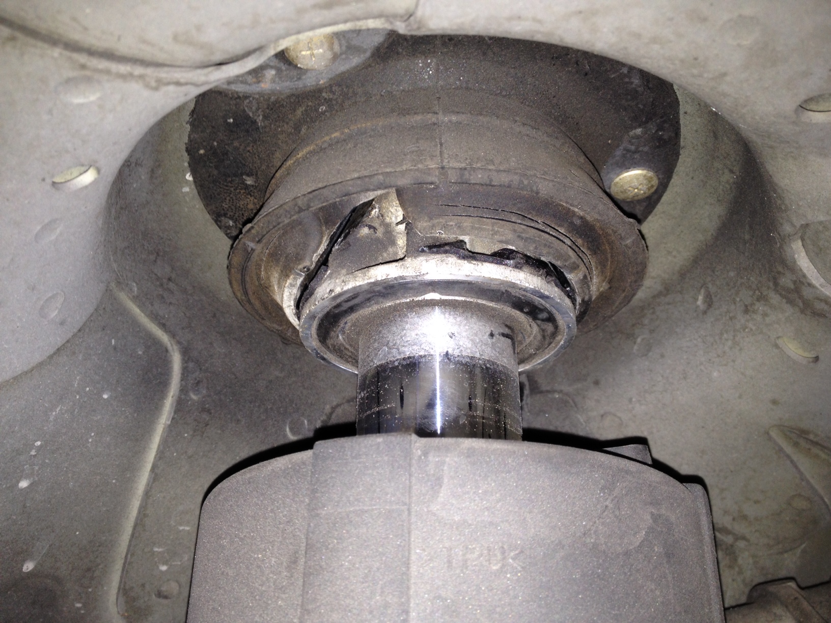 02 Cl500 Strut Mounts Cracked Mbworld Org Forums