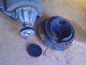 02 CL500 Strut Mounts Cracked-imag1134_zps730b430b.jpg