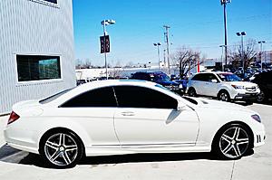 need yuor help on deciding what color, i have 10 hours to decide,white or black-902a8b1f-2728-4e9a-9733-473ecd1d3f33_10.jpg