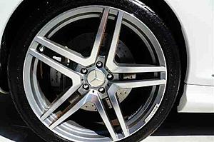need yuor help on deciding what color, i have 10 hours to decide,white or black-image.jpg