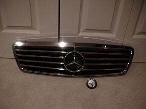 FS- Aftermarket Grill and Flat Hood Emblem for C230 Sedans-dsc00181.jpg
