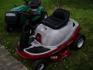 FS:  3 lawn tractors in New Jersey-p4280078.jpg