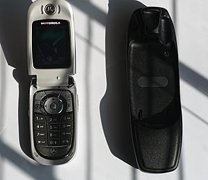 Unlocked Mercedes branded Motorola V600 and MHI Cradle-l1000017.jpg