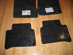 FS: 2007 CLS550 Black Floormats New-img_6180.jpg