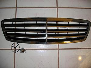 FS: W203 C230K SS Factory Grille/Emblem...-grille.jpg