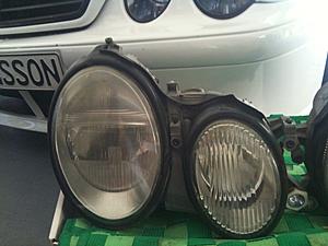 FS W208 Xenon OEM Headlights-pair2.jpg