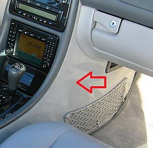 Help With Mounting a Phone/Ipod holder w/usb power-02_clk430_interior.jpg
