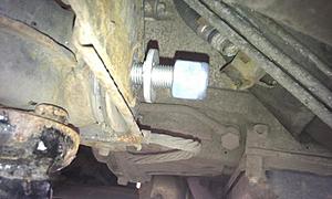 Why different bolts on Lower Control Arms, same car?-imag0605.jpg