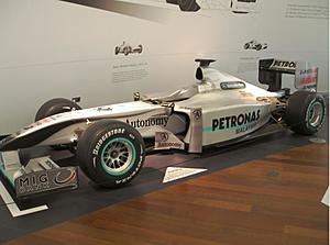 Mercedes Benz World, UK-pic02.jpg