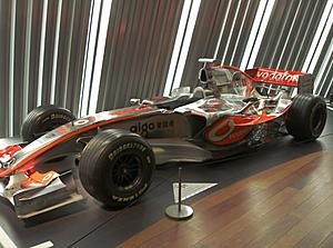 Mercedes Benz World, UK-pic03.jpg