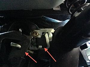 Lock Driver's Seat Error - After head rest stuck (How to fix)-img_1202.jpg