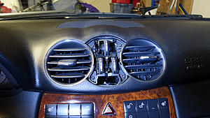 Has anyone replaced the middle A/C vent plastic disc with wood?-p1040134-copy.jpg