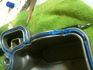 DIY W208 CLK55 AMG Valve Cover Gasket-sealantchan.jpg