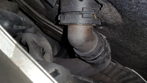 Coolant leak at fire wall-20151124_180849.png