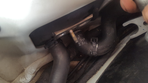 Coolant leak at fire wall-20151128_161441.png
