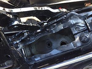 Hood Hinge Plastic Part (2014 CLS)-photo-2-2.jpg