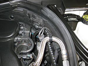 2014 E550 Coupe oil dipstick-001.jpg