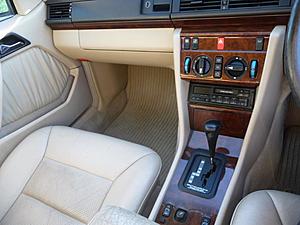 W124 E-Class Picture Thread-e320-console.jpg