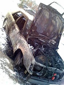 W124 Mercedes burnt in Calgary-burntcar2.jpg