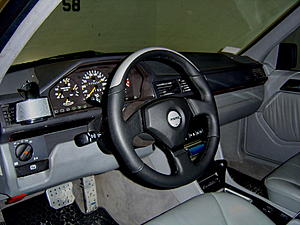 W124 Steering Wheel Thread-momowheel.jpg