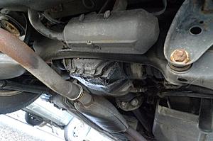 about to buy 300TE: what is this leak?-p1040092small.jpg