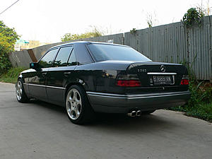 W124 E-Class Picture Thread-blueblack_rear.jpg