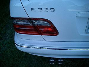 just debadged my E320, sticky stuff remain.-cimg0153.jpg