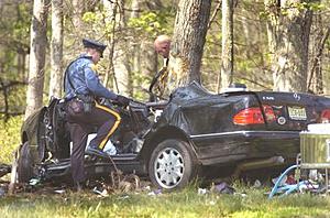 this is why you should buy a 2000 up e class...-0706accident.jpg