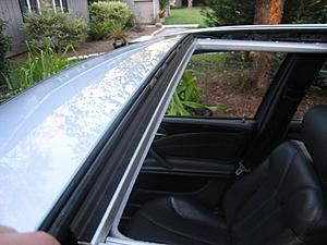 Sunroof baffle is loose-img_1757.jpg