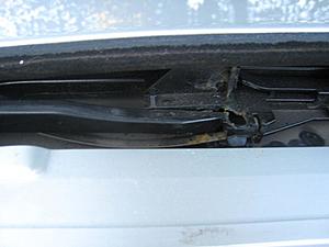 Sunroof baffle is loose-img_1761.jpg