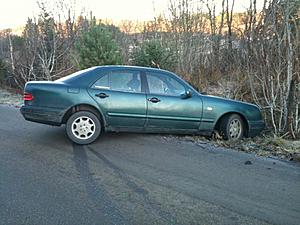 How many people here drive there W210 in the winter time?-picture-035.jpg