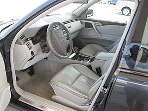 Quicky: Ordering KUDA cell phone mount, is my interior &quot;oyster&quot; or &quot;ash&quot;? (pic inside-021.jpg